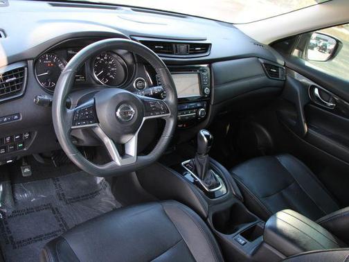 Brilliant Silver 2017 Nissan Rogue SL