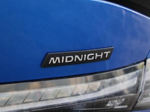 Bluestone Pearl/Super Black 2027 Nissan Sentra SR