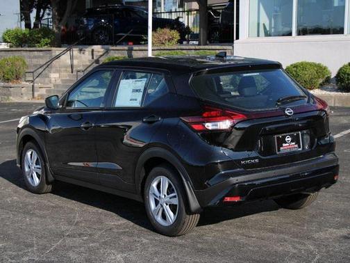 2025 Nissan Kicks S