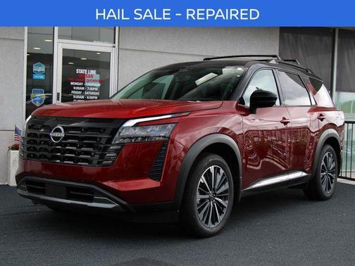 Scarlet Ember Tintcoat/Super Black 2026 Nissan Pathfinder Platinum