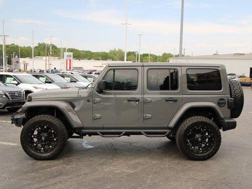 Sting-Gray Clearcoat 2018 Jeep Wrangler Unlimited Sahara