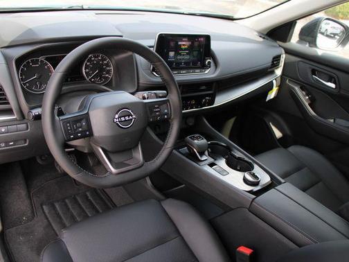 Obsidian 2026 Nissan Rogue Dark Armor