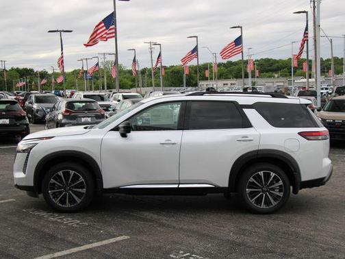 Everest White Pearl Tricoat 2026 Nissan Pathfinder Platinum