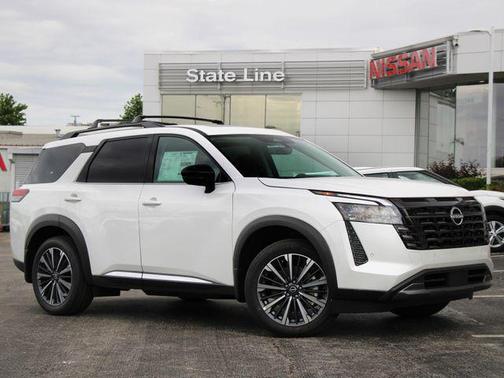 Everest White Pearl Tricoat 2026 Nissan Pathfinder Platinum