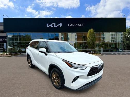 2023 Toyota Highlander Hybrid XLE