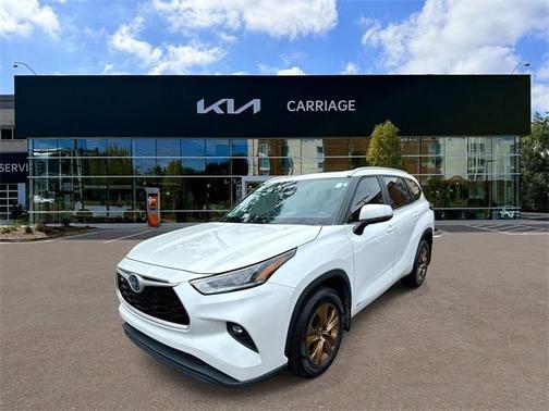 2023 Toyota Highlander Hybrid XLE