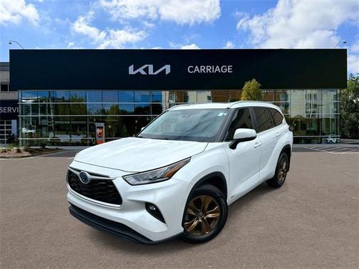 2023 Toyota Highlander Hybrid XLE