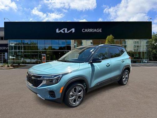 Pluton Blue/Black Roof 2024 Kia Seltos S