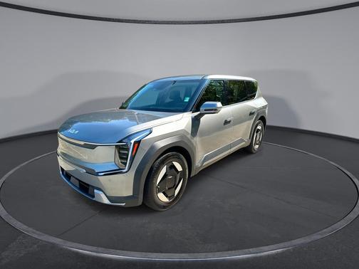 2024 Kia EV9 Light Long Range