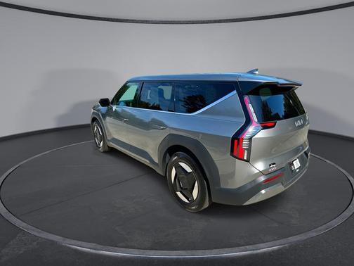 2024 Kia EV9 Light Long Range