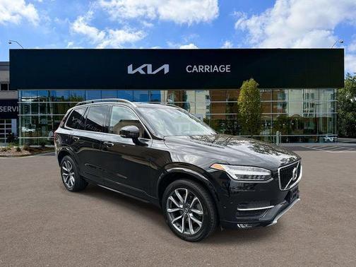 2017 Volvo XC90 T6 Momentum