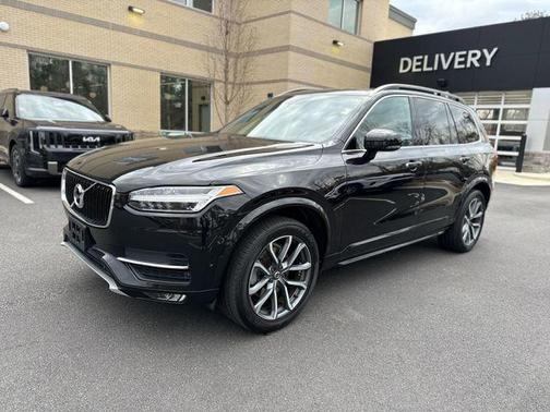 2017 Volvo XC90 T6 Momentum