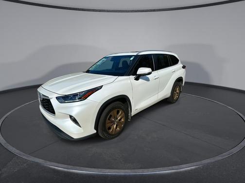 2023 Toyota Highlander Hybrid XLE