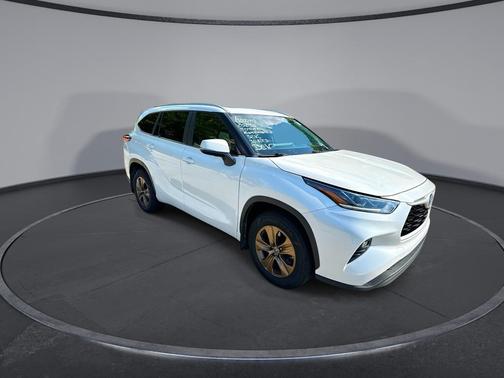 2023 Toyota Highlander Hybrid XLE
