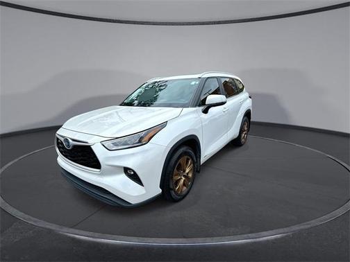2023 Toyota Highlander Hybrid XLE