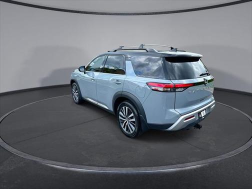 2022 Nissan Pathfinder Platinum 2WD