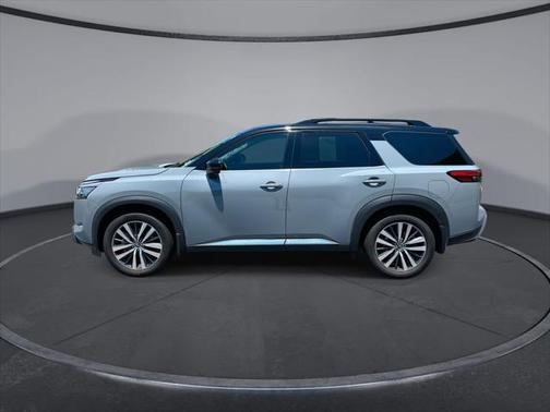 2022 Nissan Pathfinder Platinum 2WD