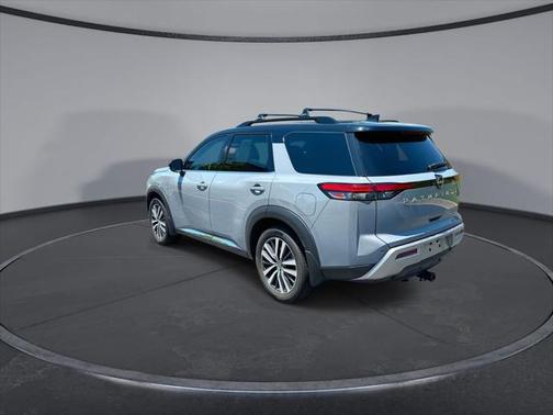 2022 Nissan Pathfinder Platinum 2WD