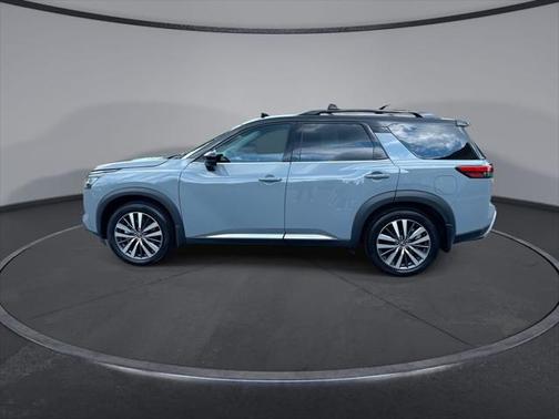 2022 Nissan Pathfinder Platinum 2WD