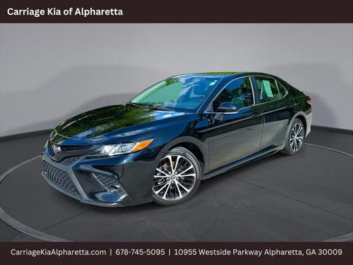 2020 Toyota Camry SE