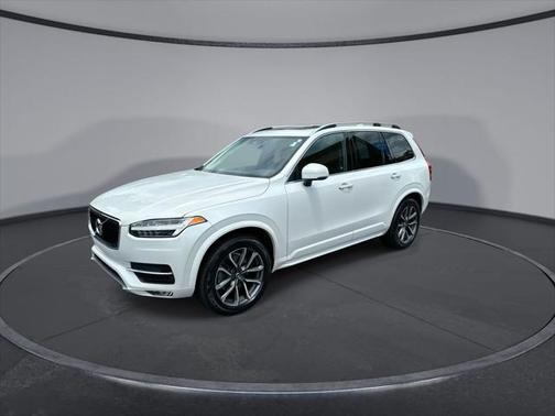 2019 Volvo XC90 T6 Momentum