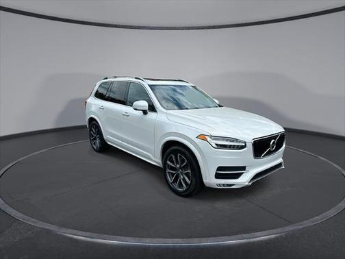 2019 Volvo XC90 T6 Momentum