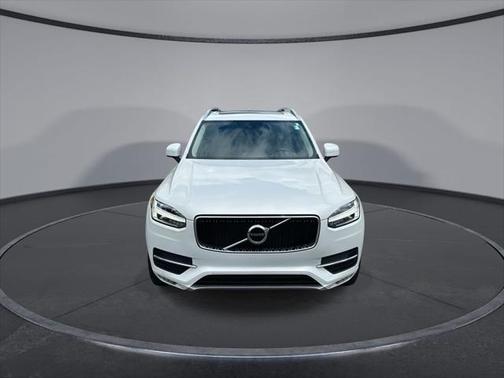 2019 Volvo XC90 T6 Momentum