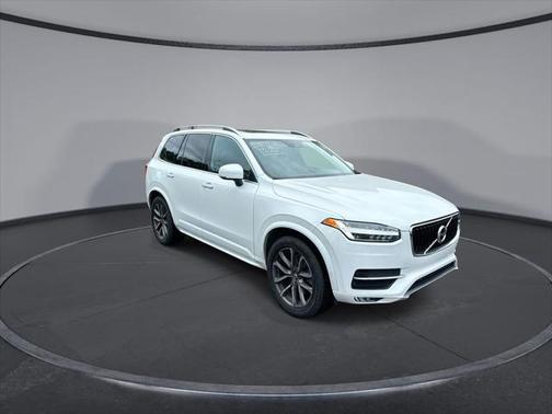 2019 Volvo XC90 T6 Momentum