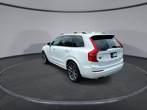 2019 Volvo XC90 T6 Momentum