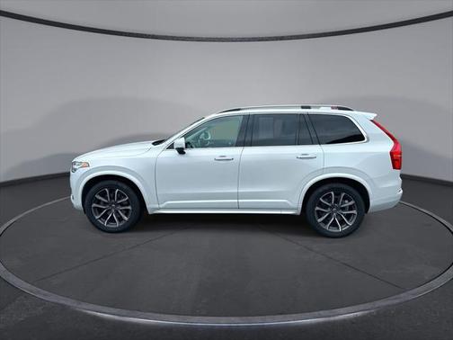 2019 Volvo XC90 T6 Momentum
