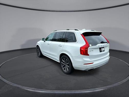 2019 Volvo XC90 T6 Momentum