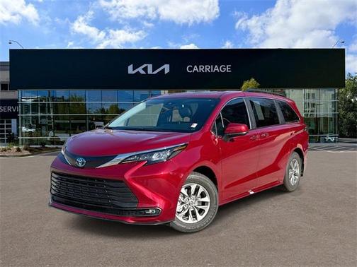2025 Toyota Sienna XLE