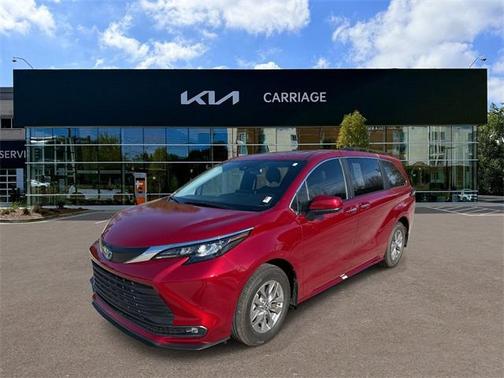 2025 Toyota Sienna XLE