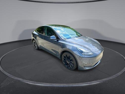 2022 Tesla Model Y Long Range Dual Motor All-Wheel Drive