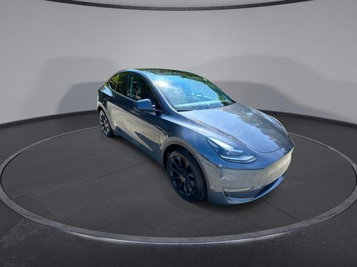 2022 Tesla Model Y Long Range Dual Motor All-Wheel Drive