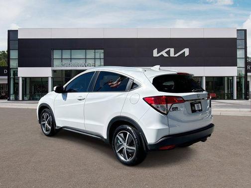 White 2022 Honda HR-V EX