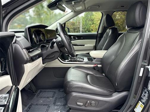 2024 Kia Carnival EX