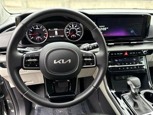 2024 Kia Carnival EX