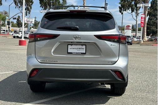 2025 Toyota Highlander Hybrid XLE
