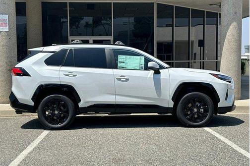 2025 Toyota RAV4 Hybrid SE
