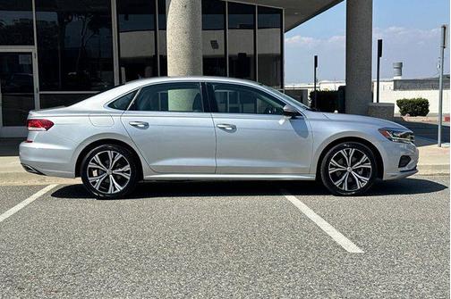 2021 Volkswagen Passat 2.0T SE