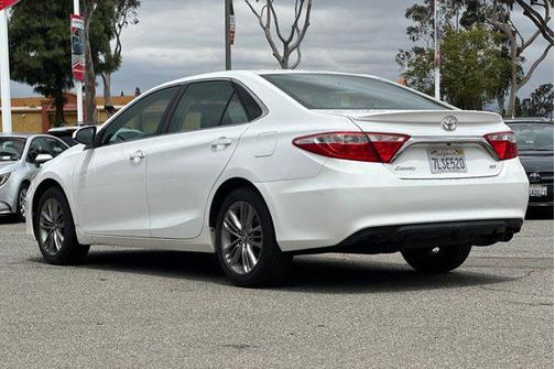 2015 Toyota Camry SE