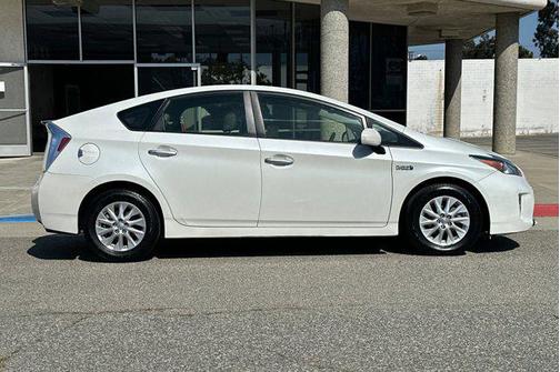 2015 Toyota Prius Plug-in Base