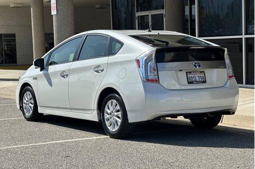 2015 Toyota Prius Plug-in Base