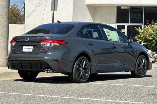 2025 Toyota Corolla Hybrid SE