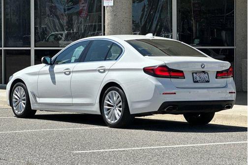 2021 BMW 530 530i