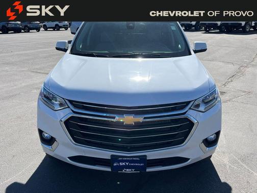 Iridescent Pearl Tricoat 2020 Chevrolet Traverse Premier