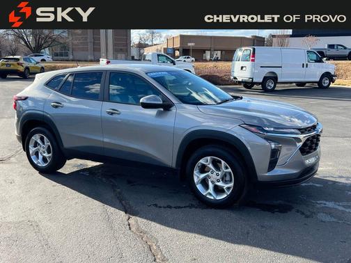 2025 Chevrolet Trax LS