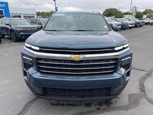 Lakeshore Blue Metallic 2026 Chevrolet Traverse LT