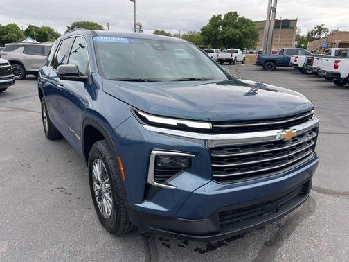 Lakeshore Blue Metallic 2026 Chevrolet Traverse LT